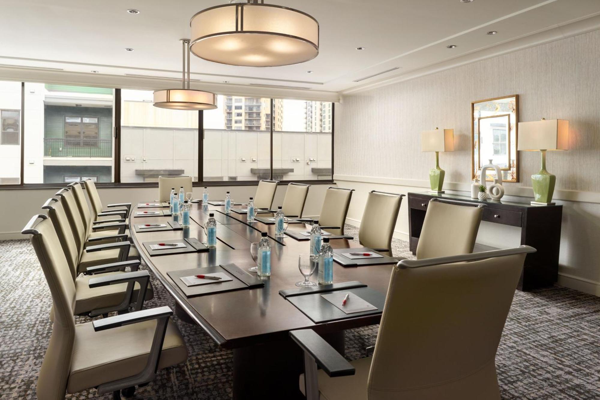 Wyndham Atlanta Buckhead Hotel & Conference Center Экстерьер фото